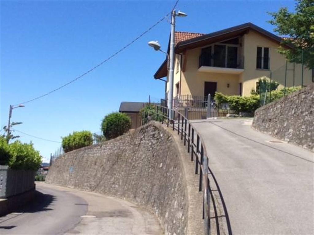 Comova Maslianico Exterior photo